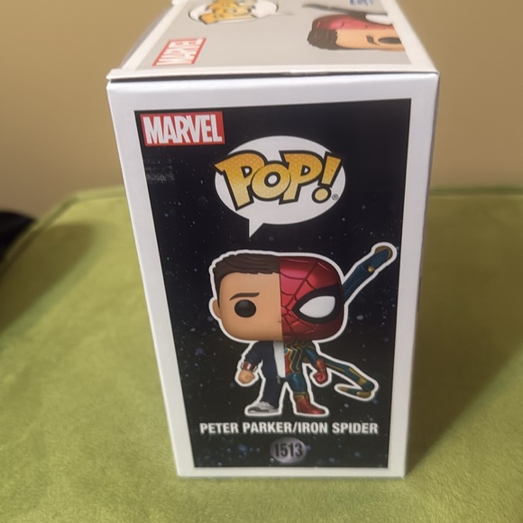 Funko Pop! Peter Parker/Iron Spider (The Infinity Saga) - Picture 6 of 8